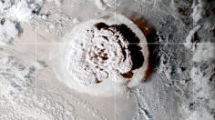 "쾅" 굉음과 핵폭탄급 버섯구름 퍼졌다…위성에도 찍힌 충격 장면