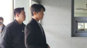 '마약류 투약 혐의' 유아인 경찰 출석…취재진 질문엔 침묵
