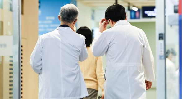 서울대병원 30일 진료중단
교수들 "의사수 직접 연구"