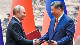 푸틴 "폐쇄적 동맹 유해" 시진핑 "다자주의"…美 보란듯 결속 과시